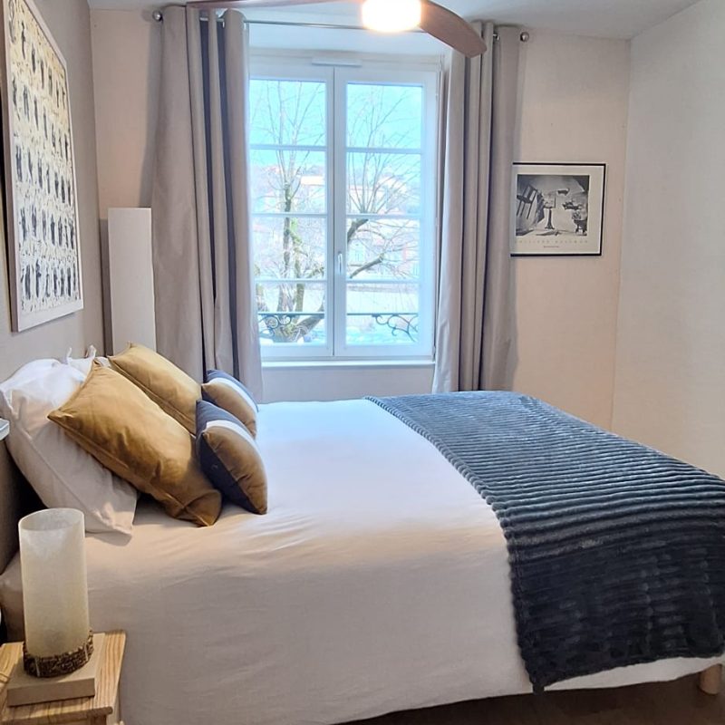 lit 160*200 (linge inclus)